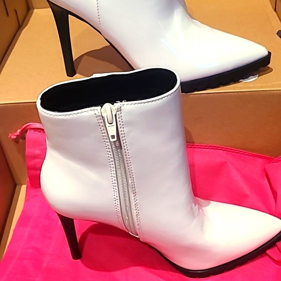 White high heel booties - Picture 2 of 6